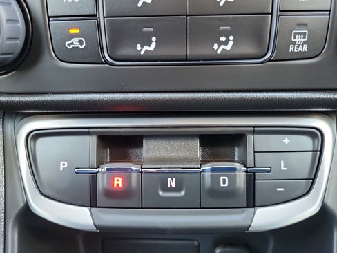 Used 2024 GMC Terrain SLE FWD image 21