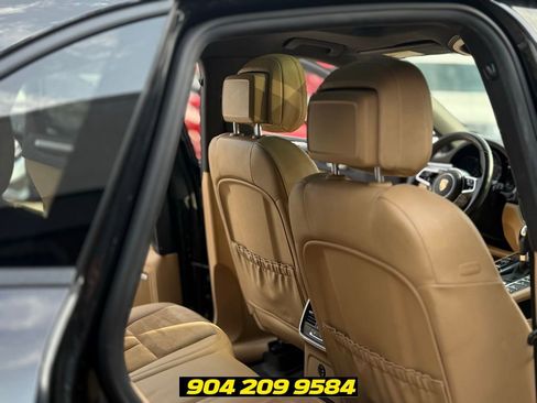 Used 2018 Porsche Macan AWD/4WD image 30