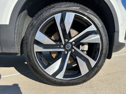 Certified 2025 Volvo XC40 B5 Plus image 11