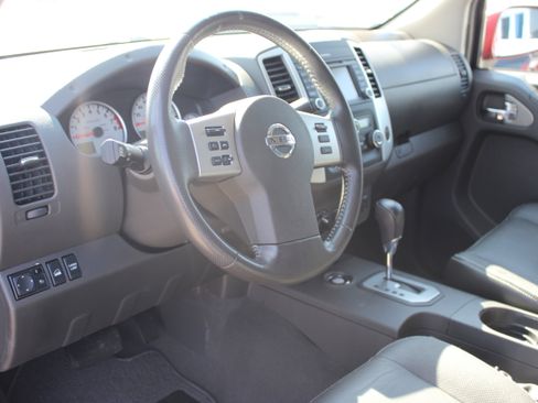 Used 2020 Nissan Frontier PRO-4X image 24