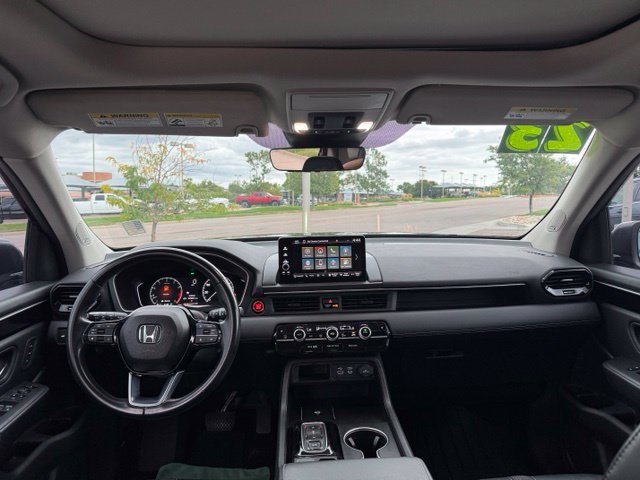 Used 2023 Honda Pilot Touring image 13