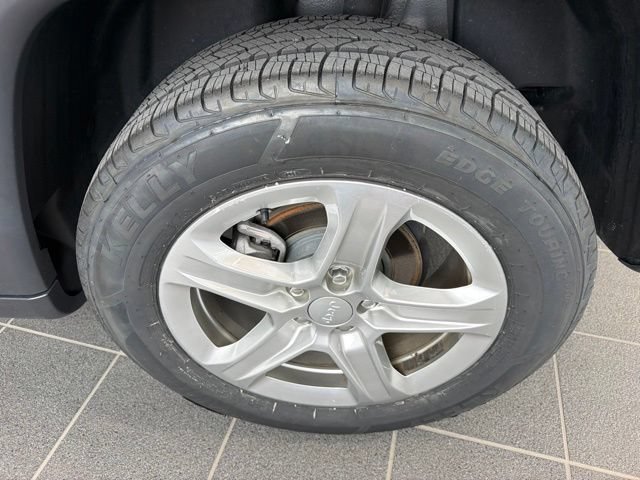 Used 2024 Jeep Compass Latitude AWD/4WD image 5