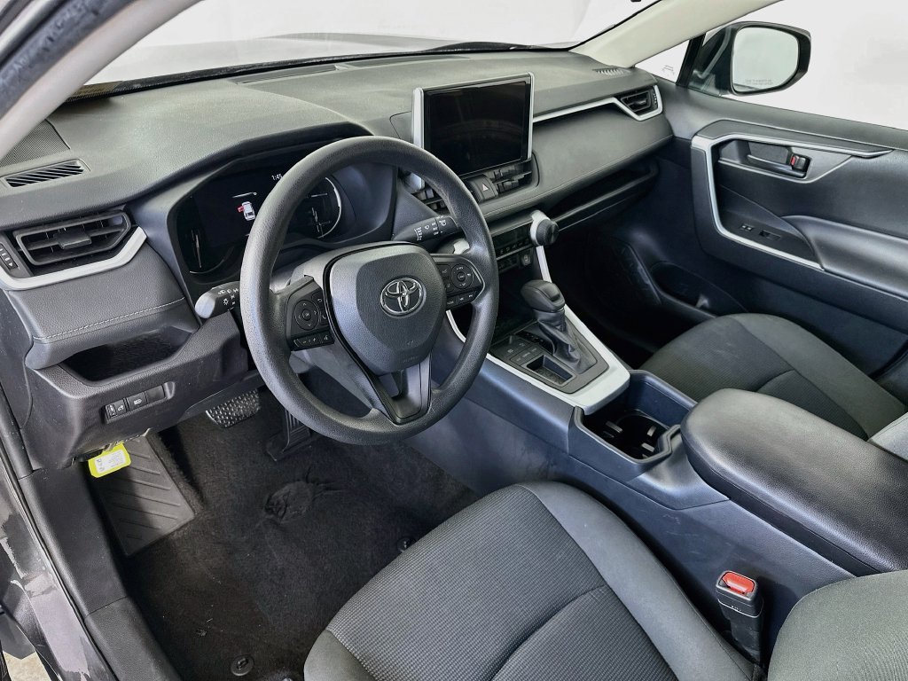 Used 2025 Toyota RAV4 LE FWD image 30