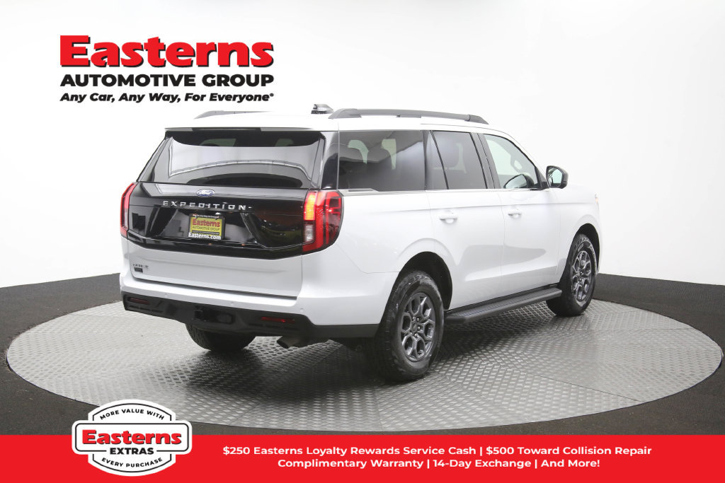 Used 2025 Ford Expedition Active AWD/4WD image 41