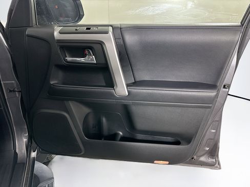 Used 2022 Toyota 4Runner SR5 Premium w/ Moonroof Package AWD/4WD image 33