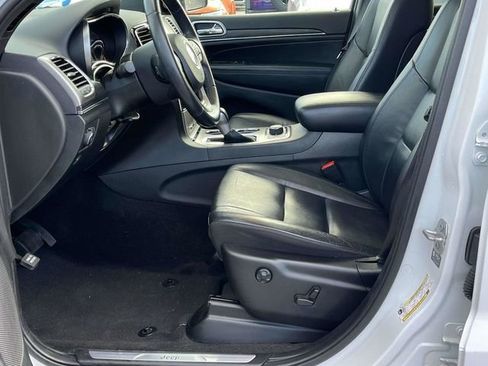 Used 2022 Jeep Grand Cherokee Limited image 13