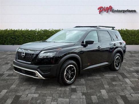 Used 2025 Nissan Pathfinder Rock Creek AWD/4WD image 5