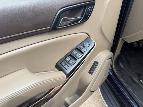 Used 2019 GMC Yukon SLT w/ HD Trailering Package AWD/4WD image 6