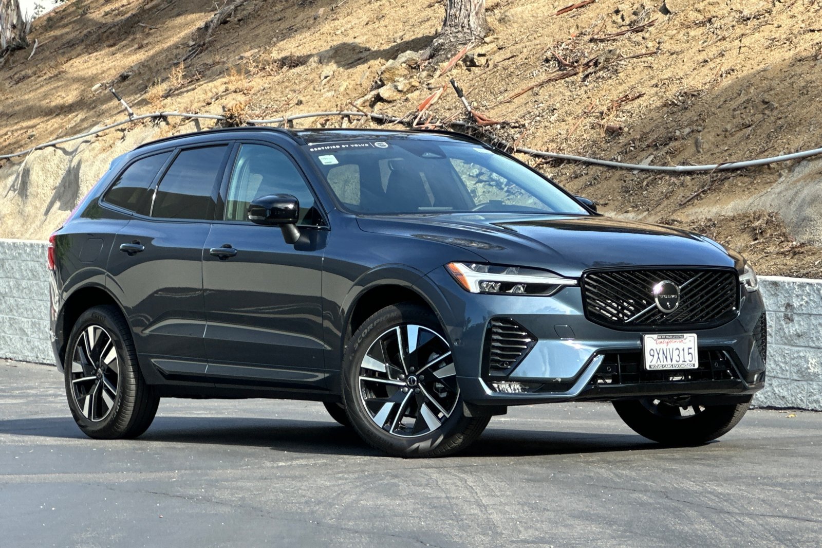 Certified 2026 Volvo XC60 B5 Plus AWD/4WD image 2