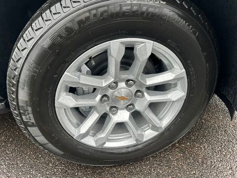 New 2026 Chevrolet Suburban LT w/ Comfort Package AWD/4WD image 9