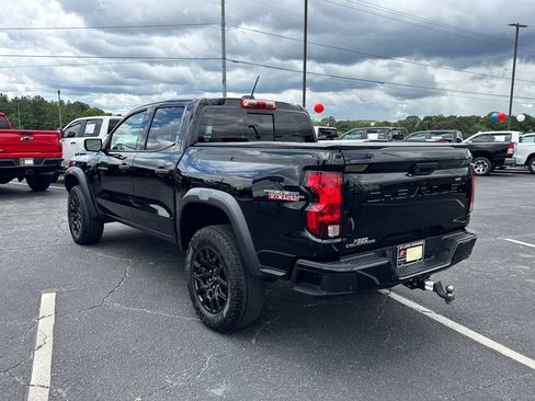 Used 2023 Chevrolet Colorado Trail Boss w/ Technology Package AWD/4WD image 8