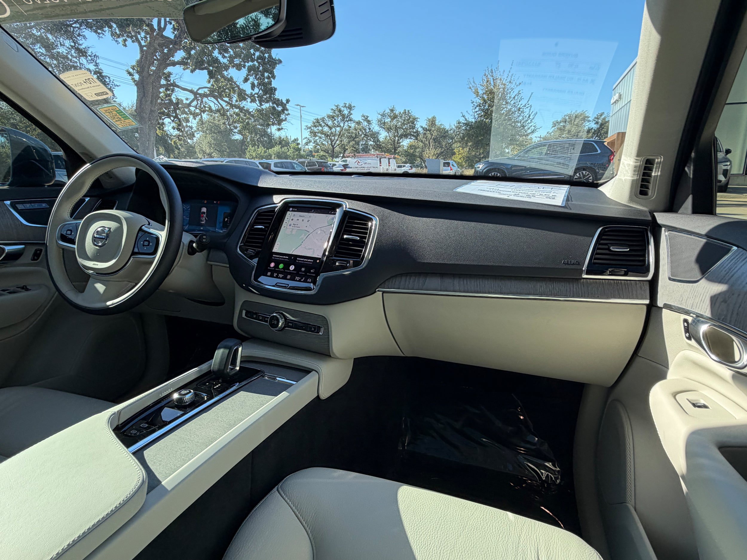 Certified 2025 Volvo XC90 B6 Plus w/ Protection Package Premier AWD/4WD image 13