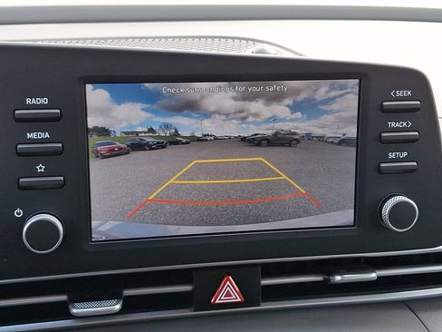Used 2023 Hyundai Elantra SEL FWD image 18