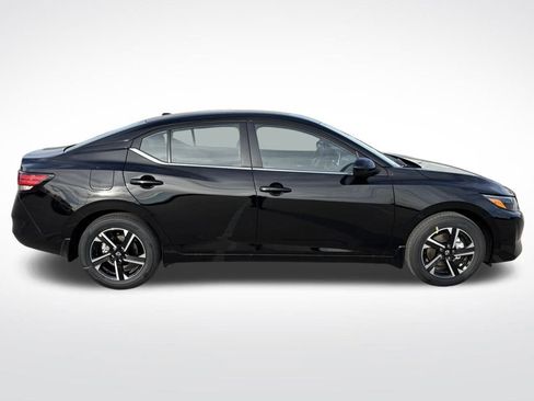 Used 2025 Nissan Sentra SV image 8