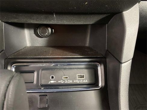 Used 2023 Subaru Ascent Premium w/ Convenience Package image 21