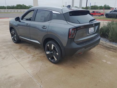 New 2026 Nissan Kicks SR FWD image 5