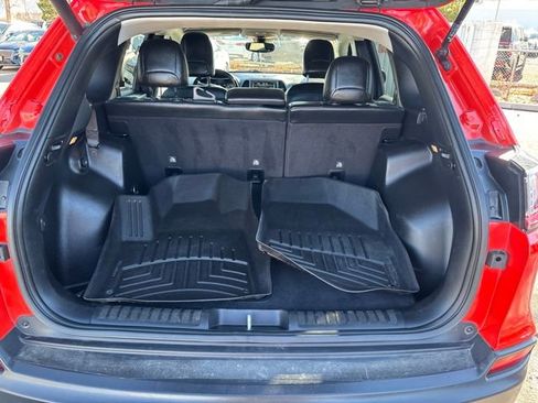 Used 2021 Jeep Cherokee Trailhawk w/ Comfort/Convenience Group image 16