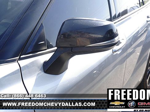 Used 2022 Toyota Highlander XSE FWD image 7