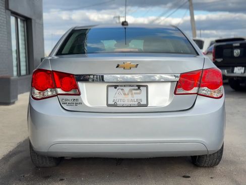 Used 2016 Chevrolet Cruze LT FWD image 3