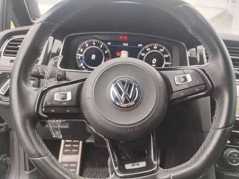 Used 2018 Volkswagen Golf R 4-Door image 10