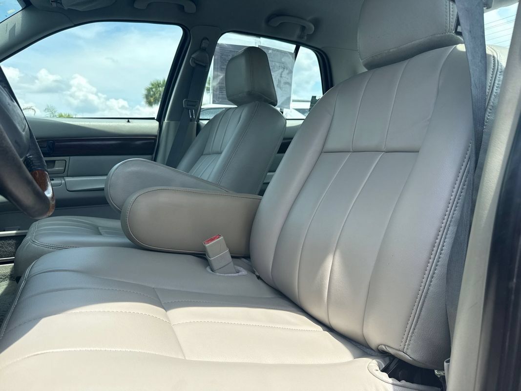 Used 2003 Mercury Grand Marquis LS RWD image 2