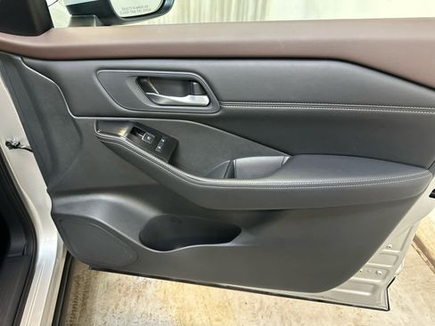 Certified 2022 Nissan Rogue SL w/ SL Premium Package image 28