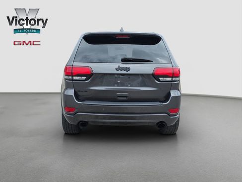 Used 2019 Jeep Grand Cherokee Altitude AWD/4WD image 16