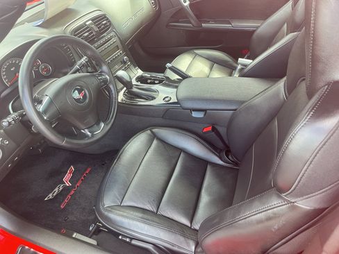 Used 2013 Chevrolet Corvette Coupe image 11