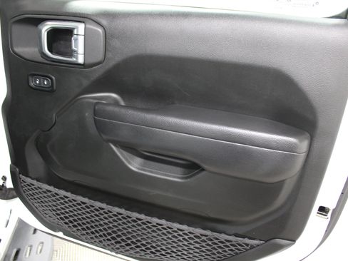 Used 2023 Jeep Wrangler Unlimited Sport AWD/4WD image 25