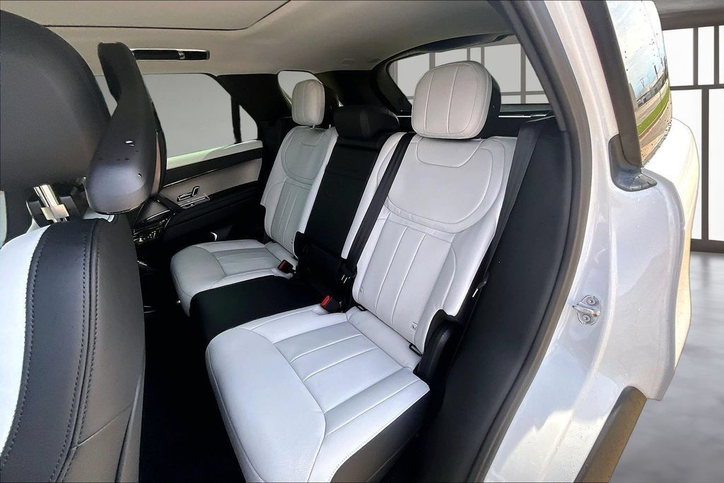 New 2026 Land Rover Range Rover Sport Dynamic SE AWD/4WD image 10