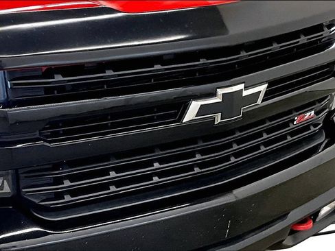 Used 2019 Chevrolet Silverado 1500 LT Trail Boss AWD/4WD image 32