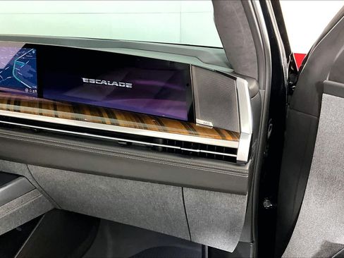 Used 2025 Cadillac Escalade Sport Platinum w/ LPO, Floor Liner Package image 16