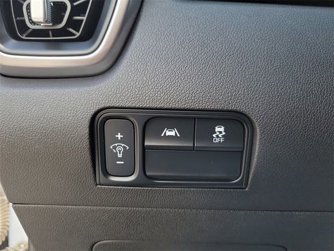 Used 2023 Kia Sorento LX image 15