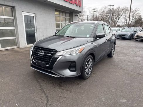 Used 2022 Nissan Kicks SV image 5