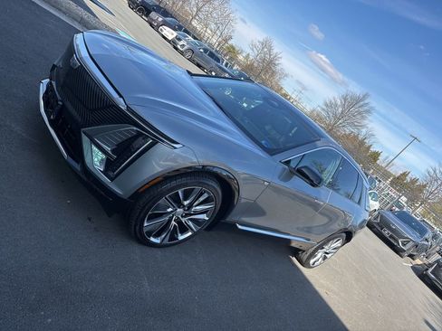 Used 2024 Cadillac Lyriq Luxury w/ LPO, Floor Liner Package image 3