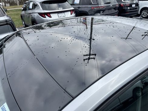 Used 2024 Volkswagen Jetta SE image 9