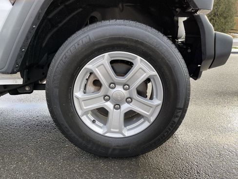 Used 2022 Jeep Wrangler Sport S image 19