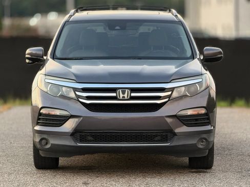 Used 2017 Honda Pilot Touring image 5