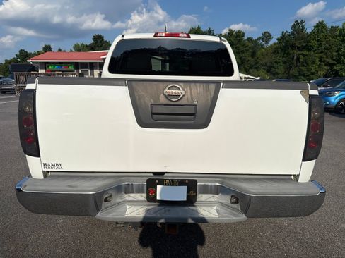 Used 2010 Nissan Frontier SE RWD image 5
