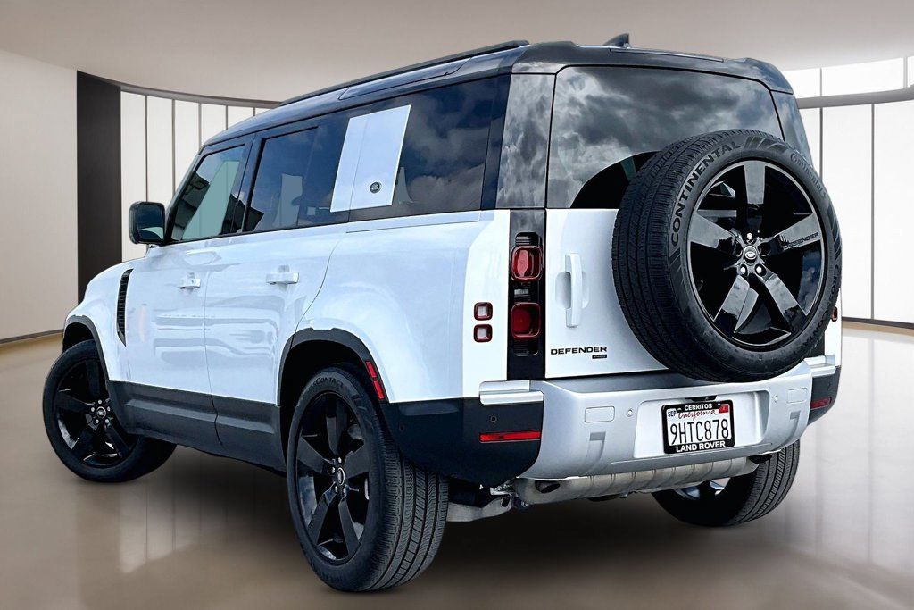Used 2023 Land Rover Defender 110 SE AWD/4WD image 4