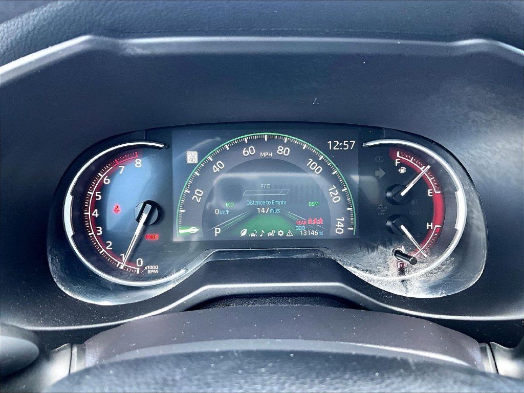 Used 2025 Toyota RAV4 LE AWD/4WD image 25