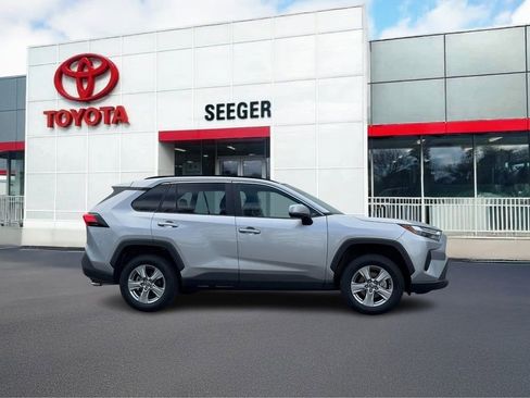 Used 2025 Toyota RAV4 XLE image 2
