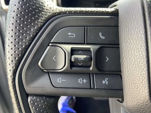Used 2025 Toyota Tacoma SR5 AWD/4WD image 30