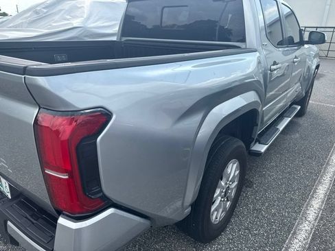 Used 2024 Toyota Tacoma SR5 w/ SR5 Upgrade Package AWD/4WD image 4
