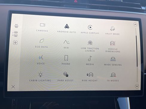 Used 2025 Land Rover Range Rover Sport SE image 26