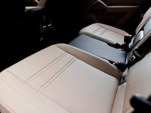 New 2025 Porsche Cayenne S AWD/4WD image 26