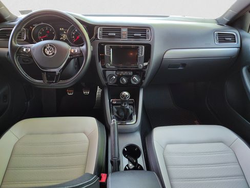 Used 2016 Volkswagen Jetta Sport FWD image 12