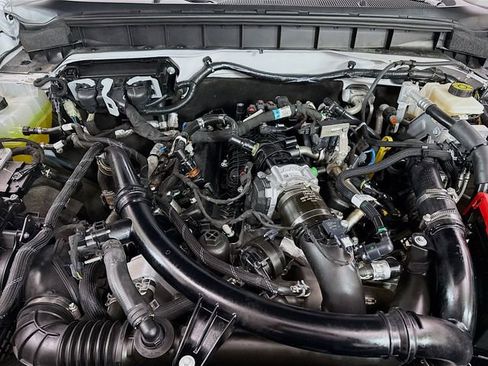 Used 2024 Ford Bronco Wildtrak image 29