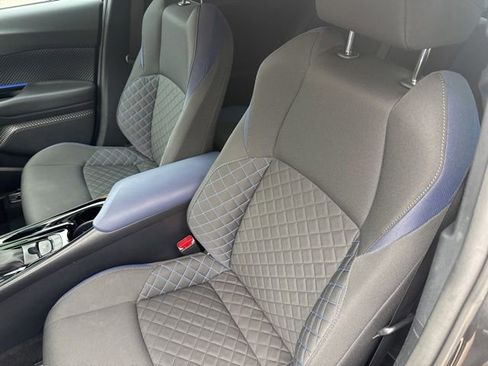 Used 2021 Toyota C-HR XLE FWD image 16