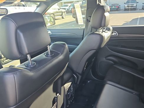 Used 2021 Jeep Grand Cherokee Laredo X image 11